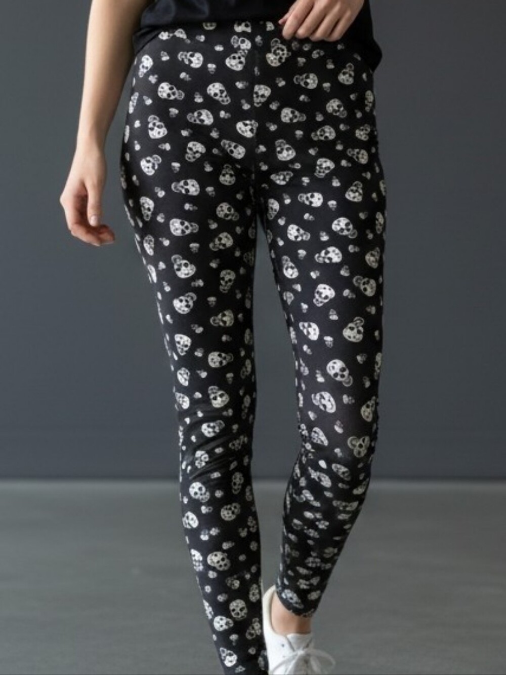 Skull Print Leggings Sz. Small & Large,Fits smaller.